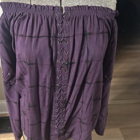 Rock & Republic women’s purple lace up off the shoulder top size medium - Picture 3 of 10